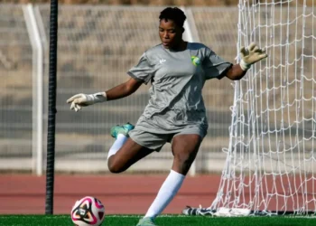 WTF : Une gardienne togolaise devient attaquante et écrase tout avec 2 buts et 3 passes décisives !