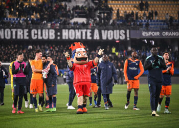 Montpellier HSC – AS Monaco : L’arbitre interrompt le match pour une raison complètement dingue !