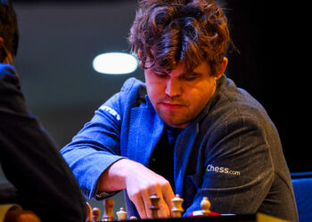 Le « jean interdit » de Magnus Carlsen aux enchères : qui va oser l’acheter ?