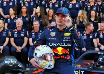 Max Verstappen se paye un nouveau jouet volant pour dominer les airs !