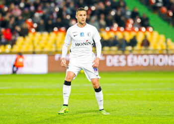 Du foot aux caddies : Un ex-joueur du PSG dirige un Intermarché