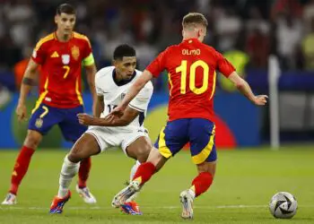 Scène choquante : Un explosif jeté dans le jardin de l’agent de Morata et Olmo en pleine nuit !