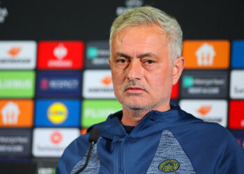 José Mourinho répond et saisit la justice après sa suspension pour racisme !