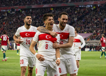 Güler vs Szoboszlai : Clash, mèmes et trolls en feu sur les réseaux !