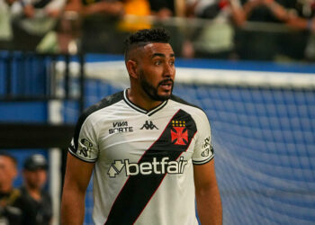 « Je buvais mon urine, l’eau de la cuvette des toilettes, je léchais le sol » : Dimitri Payet gravement accusé par une avocate brésilienne