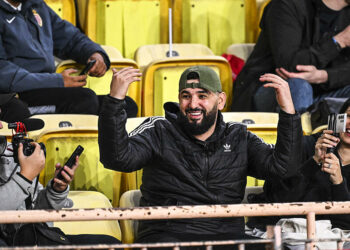 Mohamed Henni promet de traverser les Champs-Élysées en string si le PSG décroche la Ligue des champions !