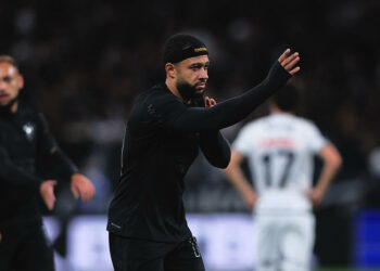 Depay fait son show, la Fédération brésilienne panique et change les règles !