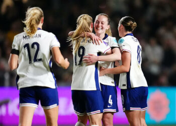 Angleterre : la justice exclut les femmes trans du football féminin