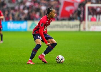 LOSC : Ethan Mbappé oublie sa saison compliquée dans les bras d’une star du PSG féminin