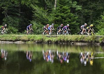 Tour de France : une spectatrice percutée par la voiture Ineos en pleine ascension du Peyresourde !