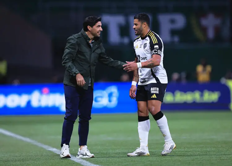 Hulk en furie : deux coups francs monstrueux qui font trembler le stade !