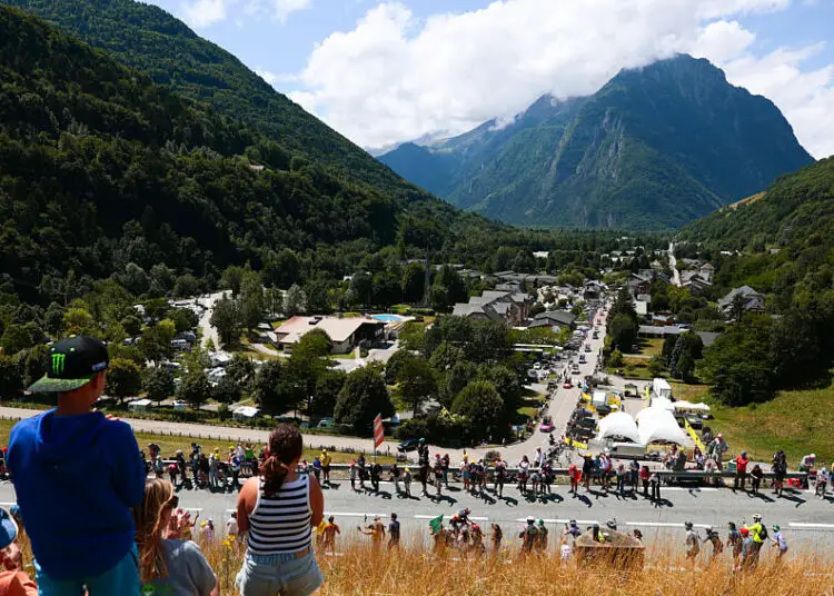 Drame à Paris : Tomás Walsh, jeune cycliste irlandais venu assister au Tour de France, meurt tragiquement dans le métro