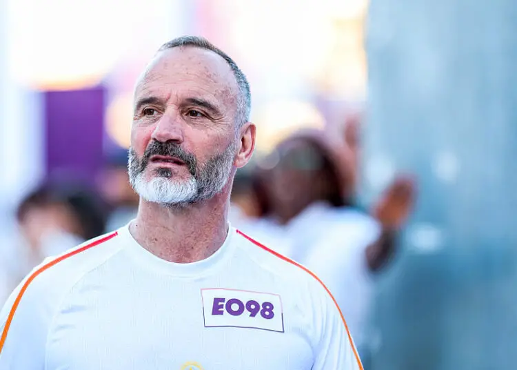 Éric Di Meco souhaite reposer éternellement au Stade Vélodrome, un hommage poignant à l’OM