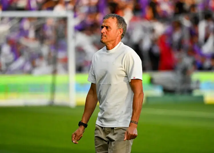 Luis Enrique, entraîneur du PSG, victime d’une fracture de la clavicule suite à un accident à vélo