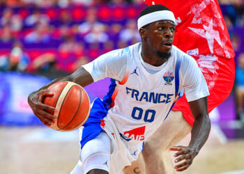 Sylvain Francisco brise le silence après avoir reçu plus de 3.000 messages racistes