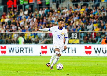 Désiré Doué passe à l’Aston Martin : un bolide à 200 000 euros pour le jeune attaquant du PSG