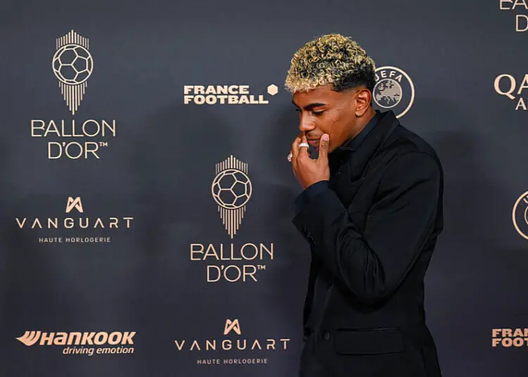 Ballon d’Or 2025 : Lamine Yamal, la nouvelle star catalane, drague Paris en compagnie de La Fouine avant la cérémonie