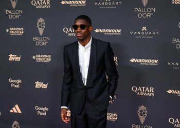 Ousmane Dembélé, ému aux larmes, remporte le Ballon d’Or 2025 après une saison historique avec le PSG