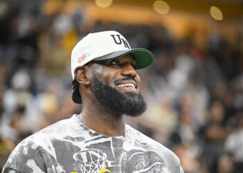 LeBron James sous les projecteurs : Dana White prédit un KO express face à Khabib Nurmagomedov