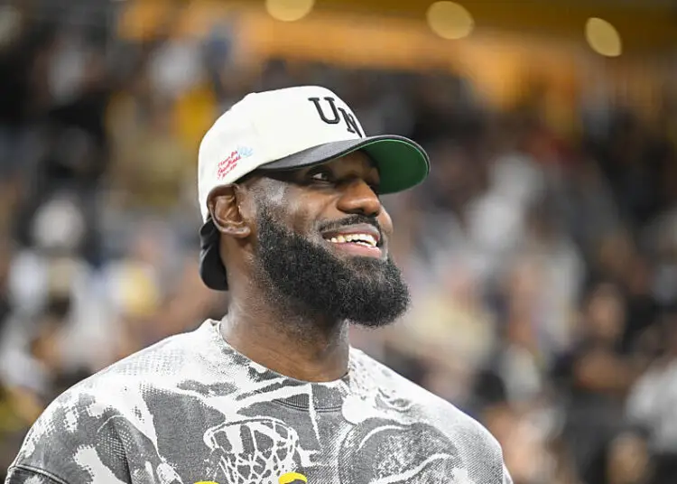 LeBron James sous les projecteurs : Dana White prédit un KO express face à Khabib Nurmagomedov