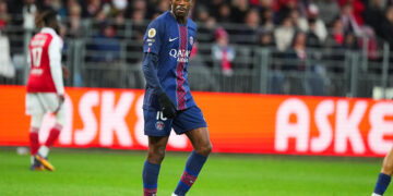 Ousmane Dembélé chausse ses crampons collector Ballon d’Or contre Leverkusen