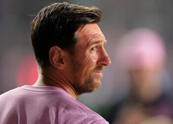 Incroyable hasard à Barcelone : un couple filme sa balade et rencontre Lionel Messi !