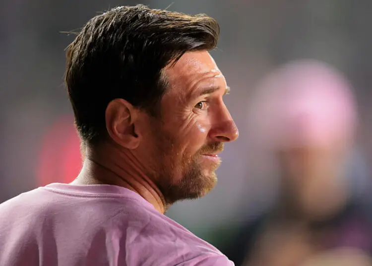 Incroyable hasard à Barcelone : un couple filme sa balade et rencontre Lionel Messi !