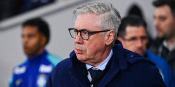 Une star s’offre la Porsche d’Ancelotti… et sa réaction devient virale