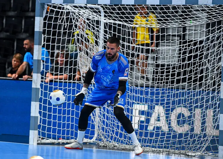 Stade Rennais : Benoît Costil troque les gants de gardien pour un avenir… dans les huîtres