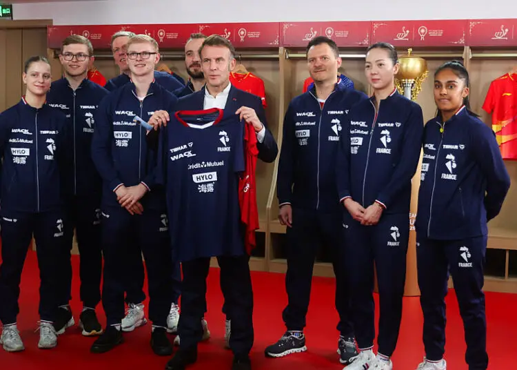 Félix Lebrun défie Emmanuel Macron en plein voyage en Chine ! (VIDÉO)