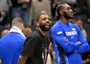 Kyrie Irving et son incroyable cadeau de Noël aux Mavericks