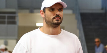 Elsa Bois et Florent Manaudou officialisent leur relation sous les projecteurs de la Fashion Week