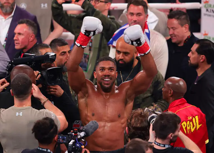 Anthony Joshua frôle le drame lors d’un accident au Nigeria