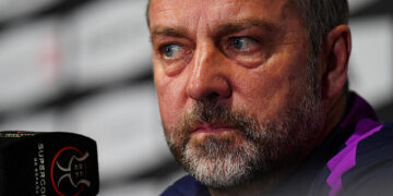 Derby sous haute tension : Hansi Flick humilie l’Espanyol et ravive la rivalité catalane