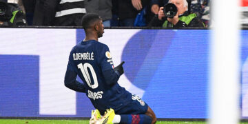 Ousmane Dembélé invente l’impossible avec un lob de magicien