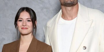 Elsa Bois et Florent Manaudou grillés ensemble à la Fashion Week