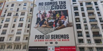 Kings League : Piqué humilie Arbeloa avec une banderole géante en pleine Gran Vía