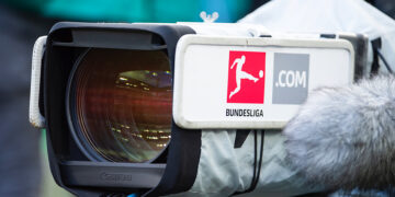 Moment insolite en Allemagne : un arbitre demande son compagnon en mariage devant des milliers de spectateurs