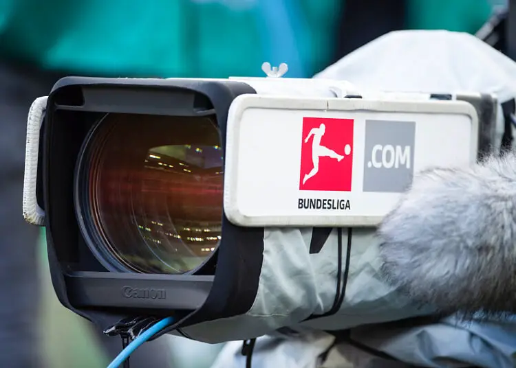 Moment insolite en Allemagne : un arbitre demande son compagnon en mariage devant des milliers de spectateurs