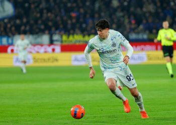 Après le carton rouge, Bastoni dénonce : « Ma femme et ma fille ont été victimes de menaces de mort »