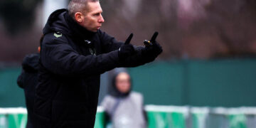 AS Saint-Étienne : Sébastien Joseph suspendu après avoir traité une arbitre de « p* »**