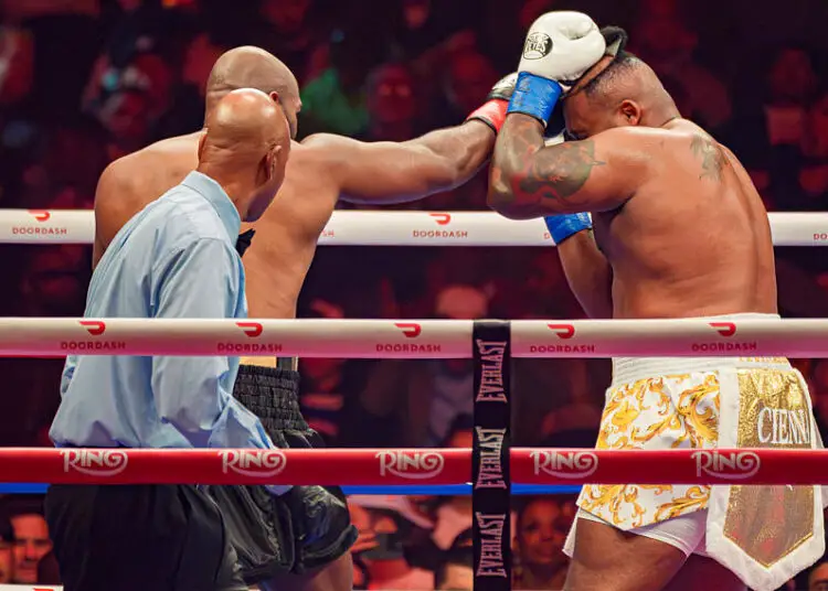 En plein combat, Jarrell Miller se fait arracher sa perruque (vidéo)