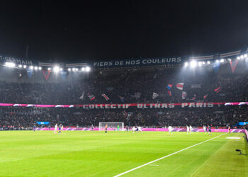 Paris Saint-Germain : le tifo homophobe scandalise après le Classique