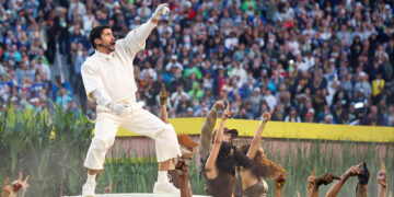 Bad Bunny enflamme le Super Bowl, Trump crache son venin sur Truth Social