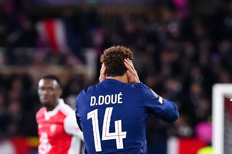 PSG : la célébration provocatrice de Doué déclenche une énorme polémique !