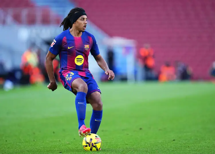 Koundé à vélo dans Paris : le cliché qui affole les supporters et relance les rumeurs !