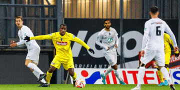 « Je pensais transporter 5 ou 6 kg » : la chute d’un ex-footballeur avec 102 kg de cocaïne