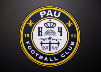 Le Pau FC révolutionne le foot : une télé-réalité pour transformer un YouTuber en joueur pro !