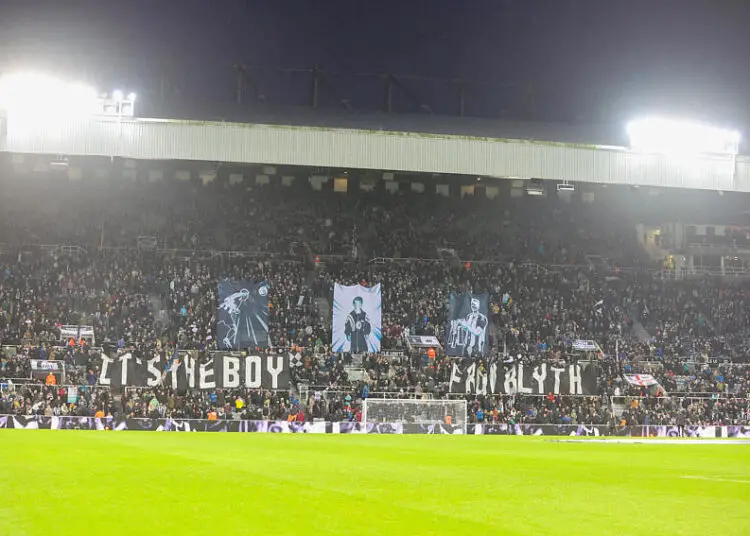 Barcelone prise d’assaut : les “Magpies” de Newcastle débarquent en masse !