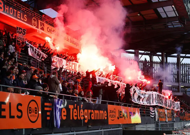 FC Lorient : un tifo des Merlus Ultras au Moustoir déclenche une vive controverse